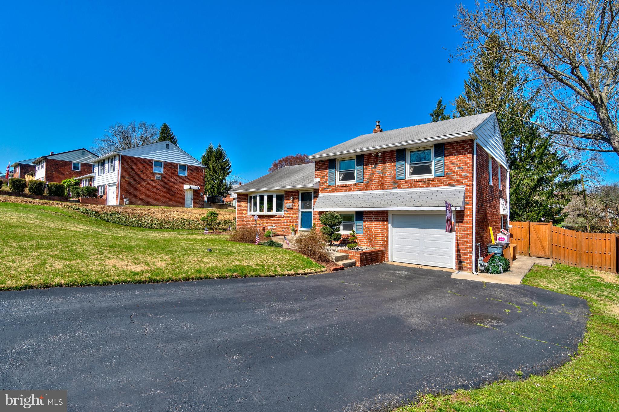 614 Cambridge Road Brookhaven, PA 19015 - Photo 3 of 40 Gallery Image 3