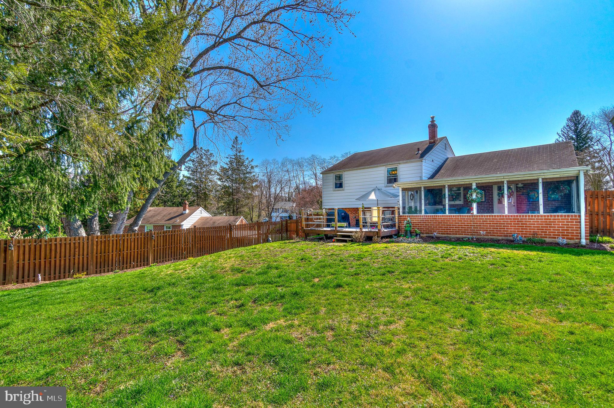 614 Cambridge Road Brookhaven, PA 19015 - Photo 4 of 40 Gallery Image 4