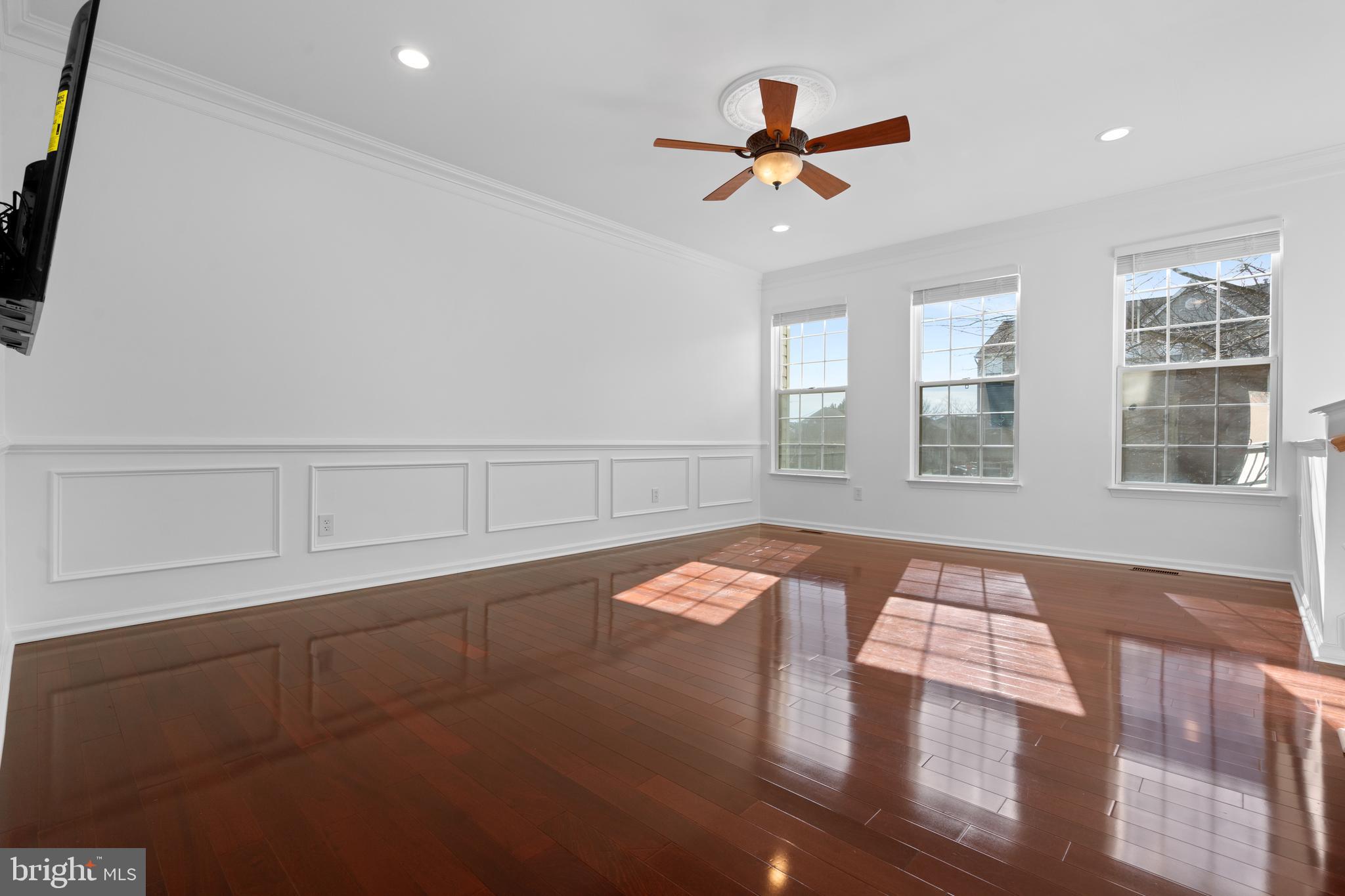 14802 Edman Road Centreville, VA 20121 - Photo 3 of 45