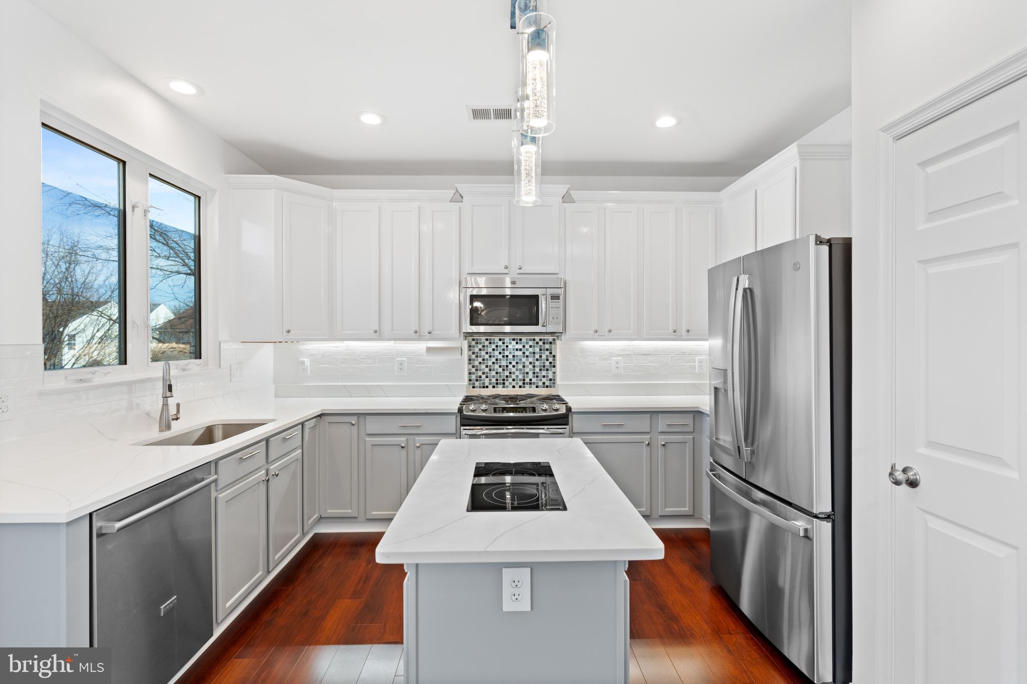 14802 Edman Road Centreville, VA 20121 - Photo 7 of 45