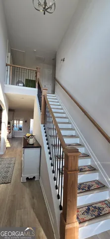 a view of entryway and hall