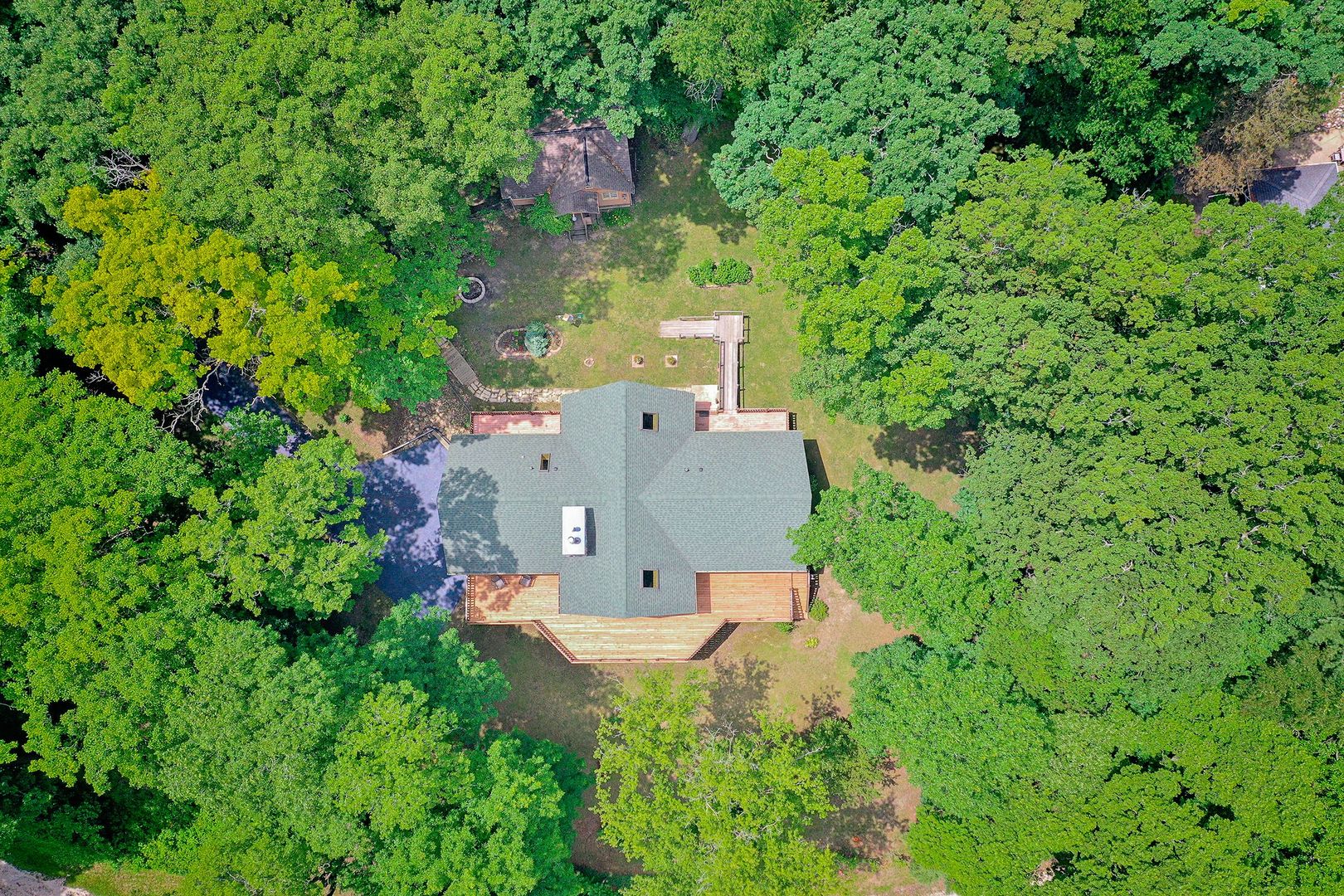 38304 North Briar Road Spring Grove, IL 60081 - Photo 36 of 39 an aerial view of a house with a yard