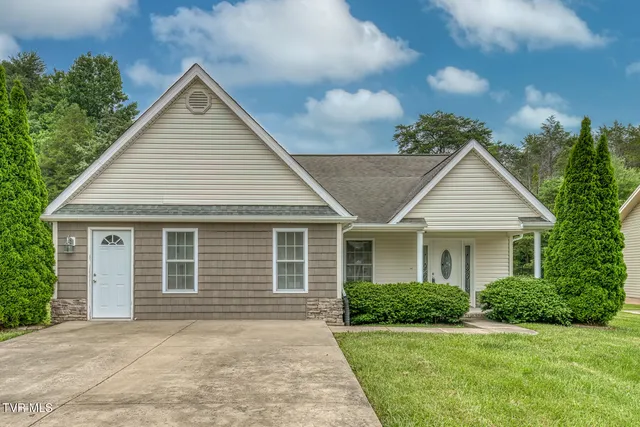 $299,900 | 250 Bradford Lane, Bristol, TN 37620