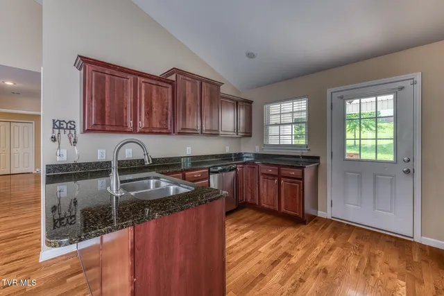 $299,900 | 250 Bradford Lane, Bristol, TN 37620