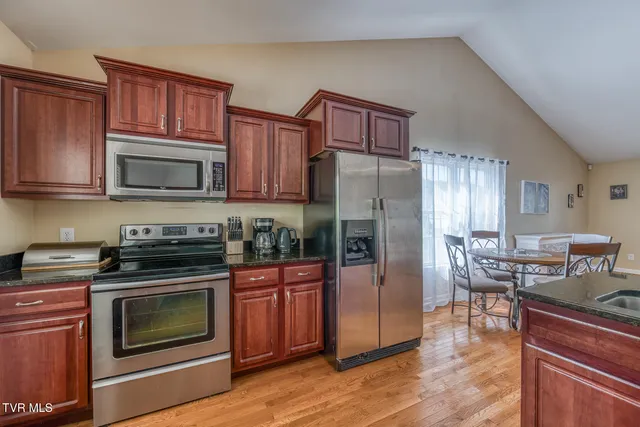 $299,900 | 250 Bradford Lane, Bristol, TN 37620