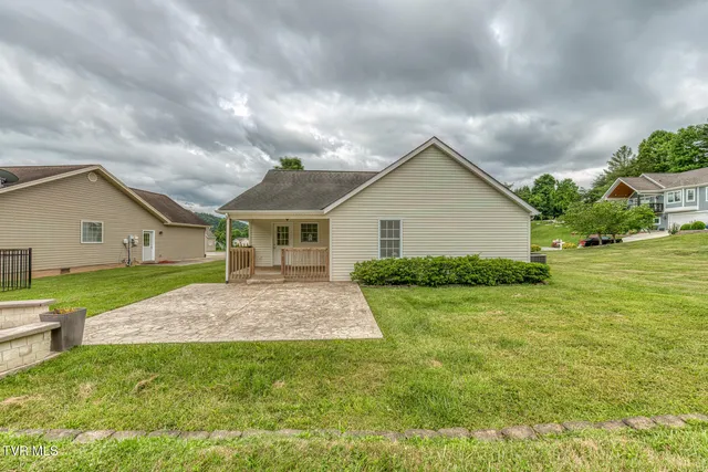 $299,900 | 250 Bradford Lane, Bristol, TN 37620