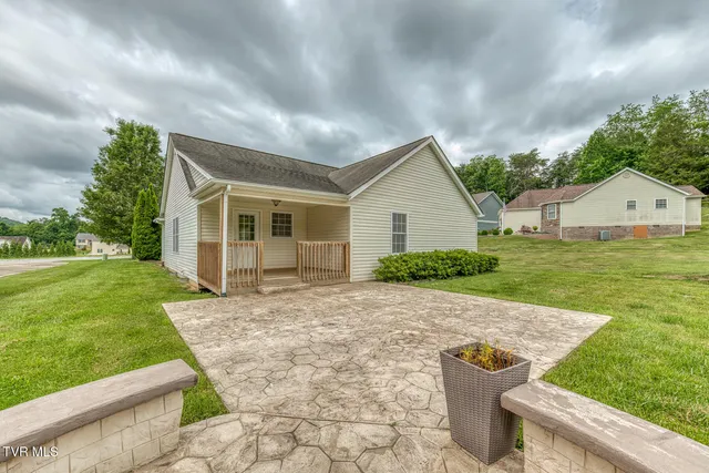 $299,900 | 250 Bradford Lane, Bristol, TN 37620