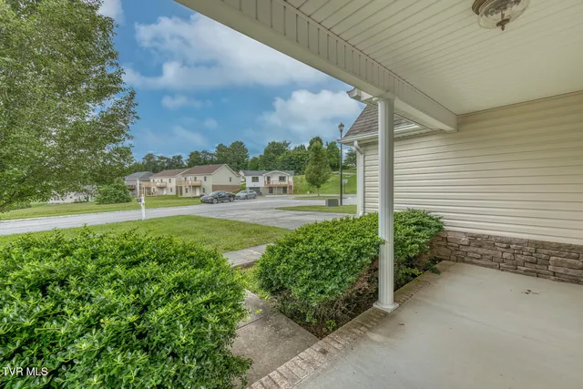 $299,900 | 250 Bradford Lane, Bristol, TN 37620