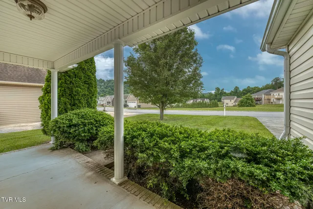 $299,900 | 250 Bradford Lane, Bristol, TN 37620