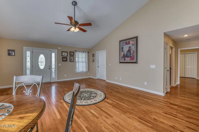 $299,900 | 250 Bradford Lane, Bristol, TN 37620