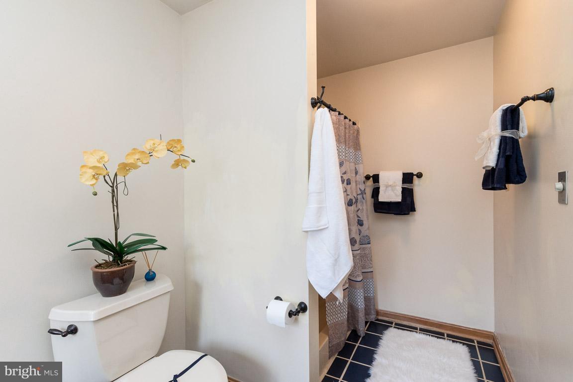 3229 Cragun Road Edgewater, MD 21037 - Photo 19 of 30 Separate shower in master bath