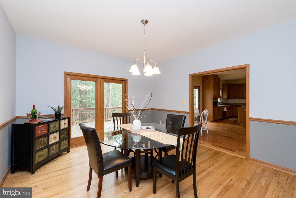 3229 Cragun Road Edgewater, MD 21037 - Photo 6 of 30 Dining room with slider to back deck