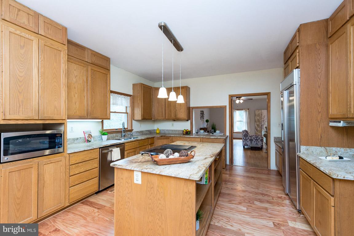 3229 Cragun Road Edgewater, MD 21037 - Photo 7 of 30 Gourmet kitchen with granite countertops