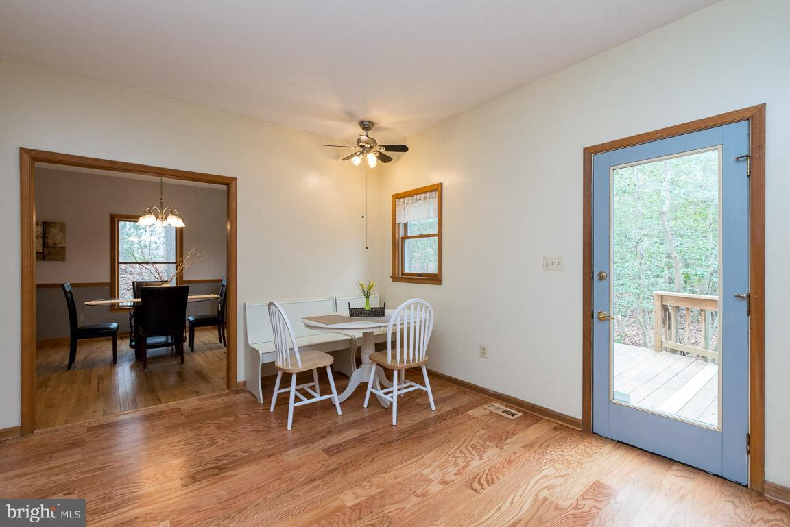 3229 Cragun Road Edgewater, MD 21037 - Photo 10 of 30 Plenty of room for table space in kitchen