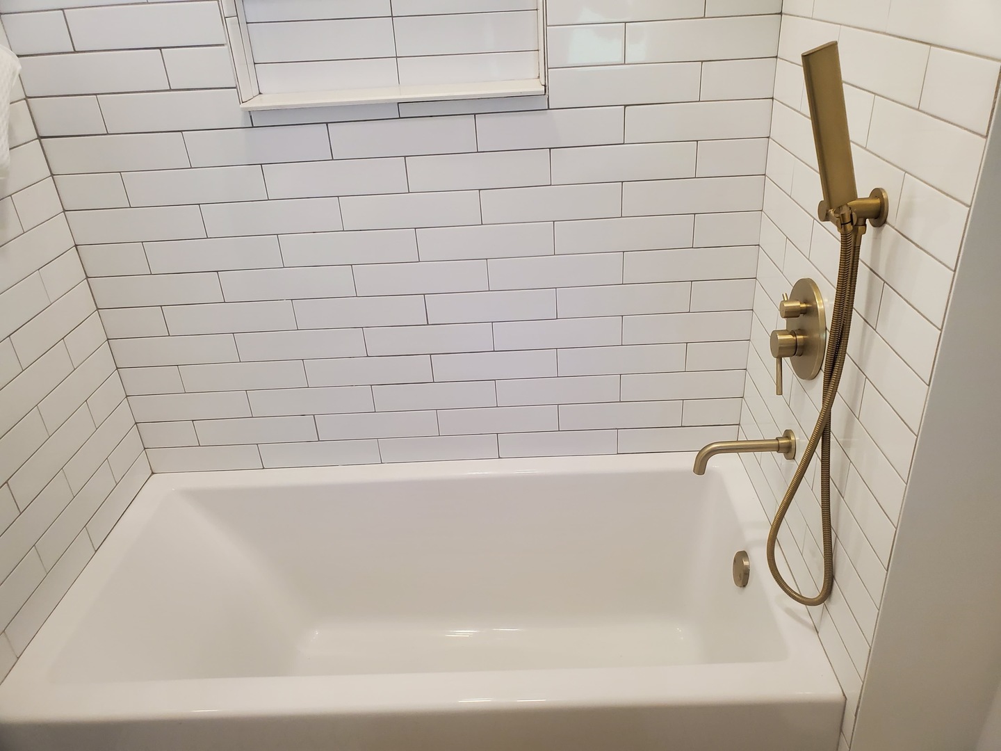 4-a94 Springfield Drive Apple River, IL 61001 - Photo 26 of 35 a bathroom with a bathtub
