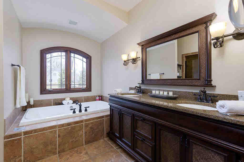 2399 Forest Reed Place Le Claire, IA 52753 - Photo 14 of 24