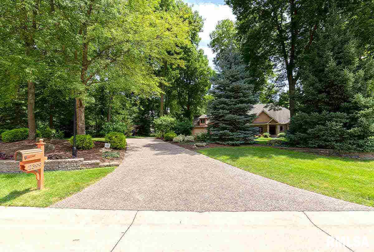 2399 Forest Reed Place Le Claire, IA 52753 - Photo 3 of 24