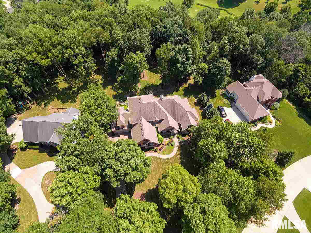 2399 Forest Reed Place Le Claire, IA 52753 - Photo 4 of 24