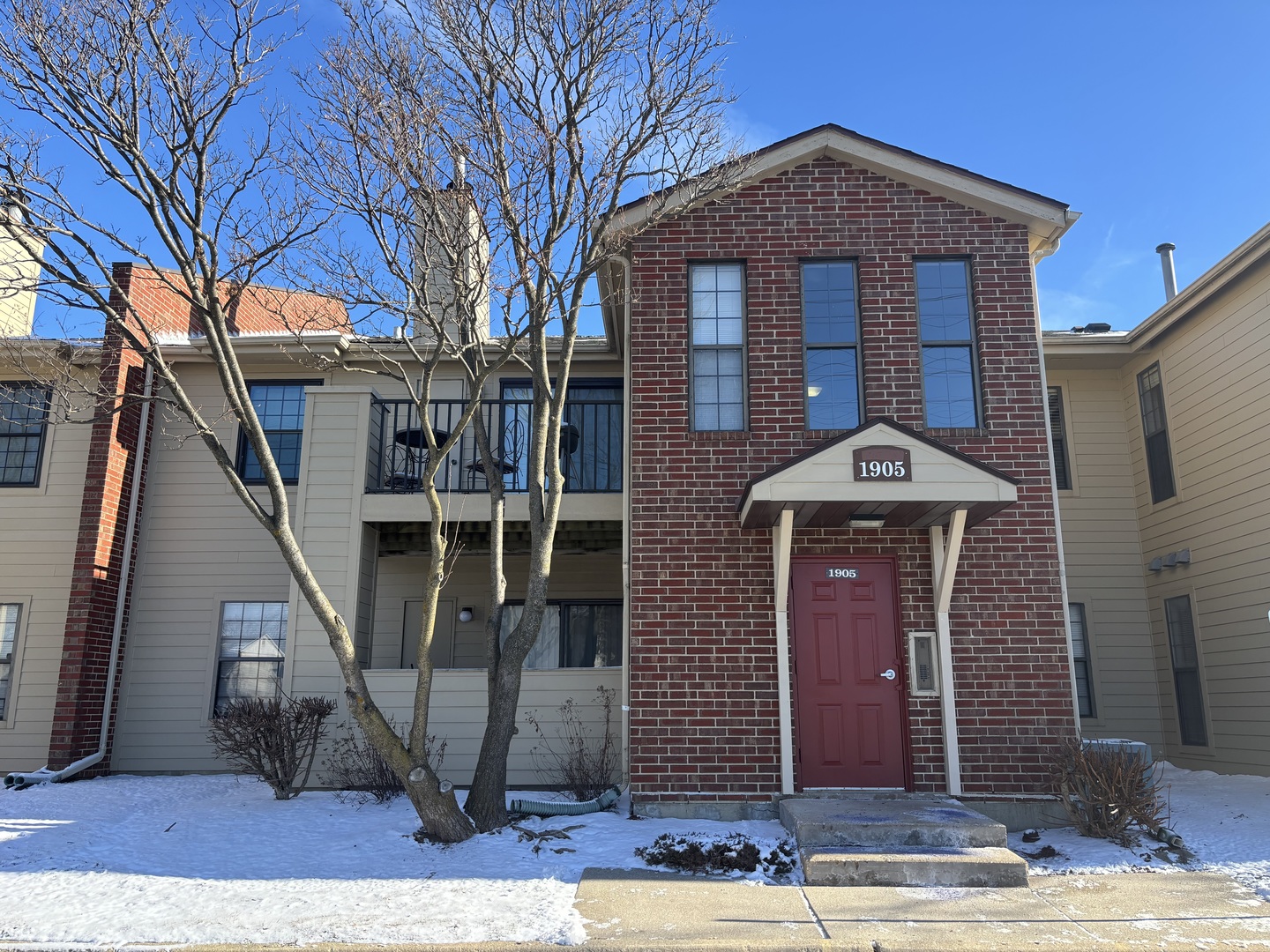 1905 North Hicks Road, Unit 205 Palatine, IL 60074 - Photo 1 of 10