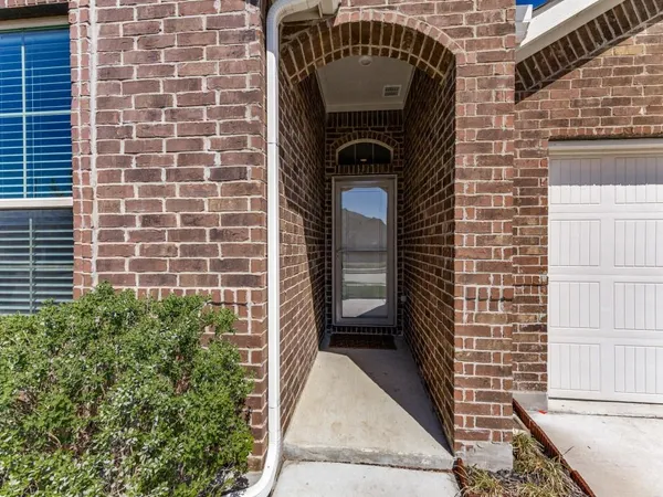 $2,600 | 9609 Alderleaf Trail, Fort Worth, TX 76036