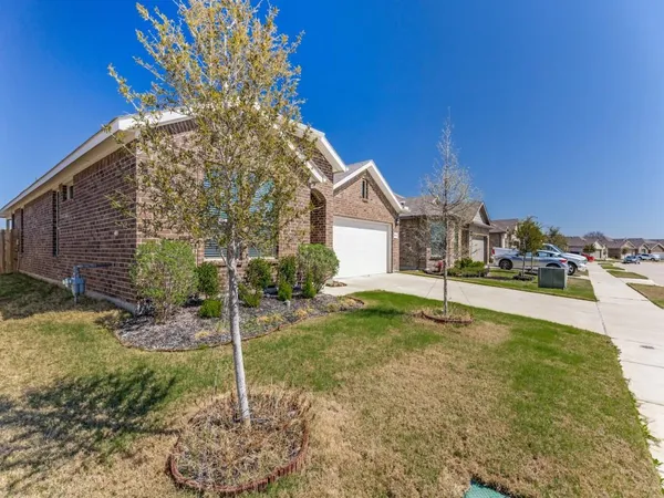 $2,600 | 9609 Alderleaf Trail, Fort Worth, TX 76036
