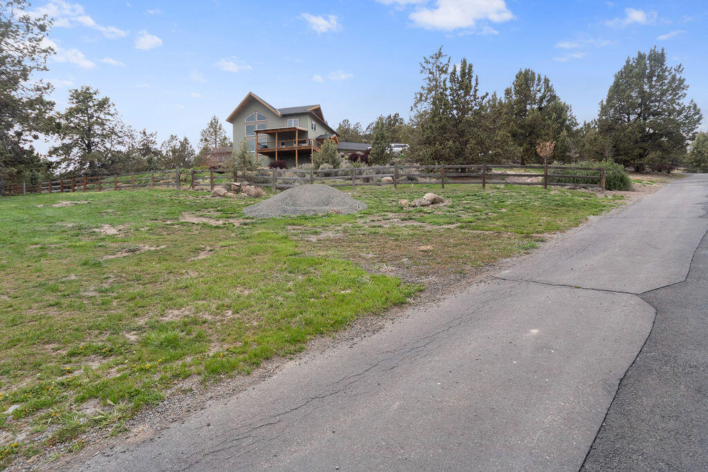 3020 Vale Road Klamath Falls, OR 97603 - Photo 3 of 49 v41
