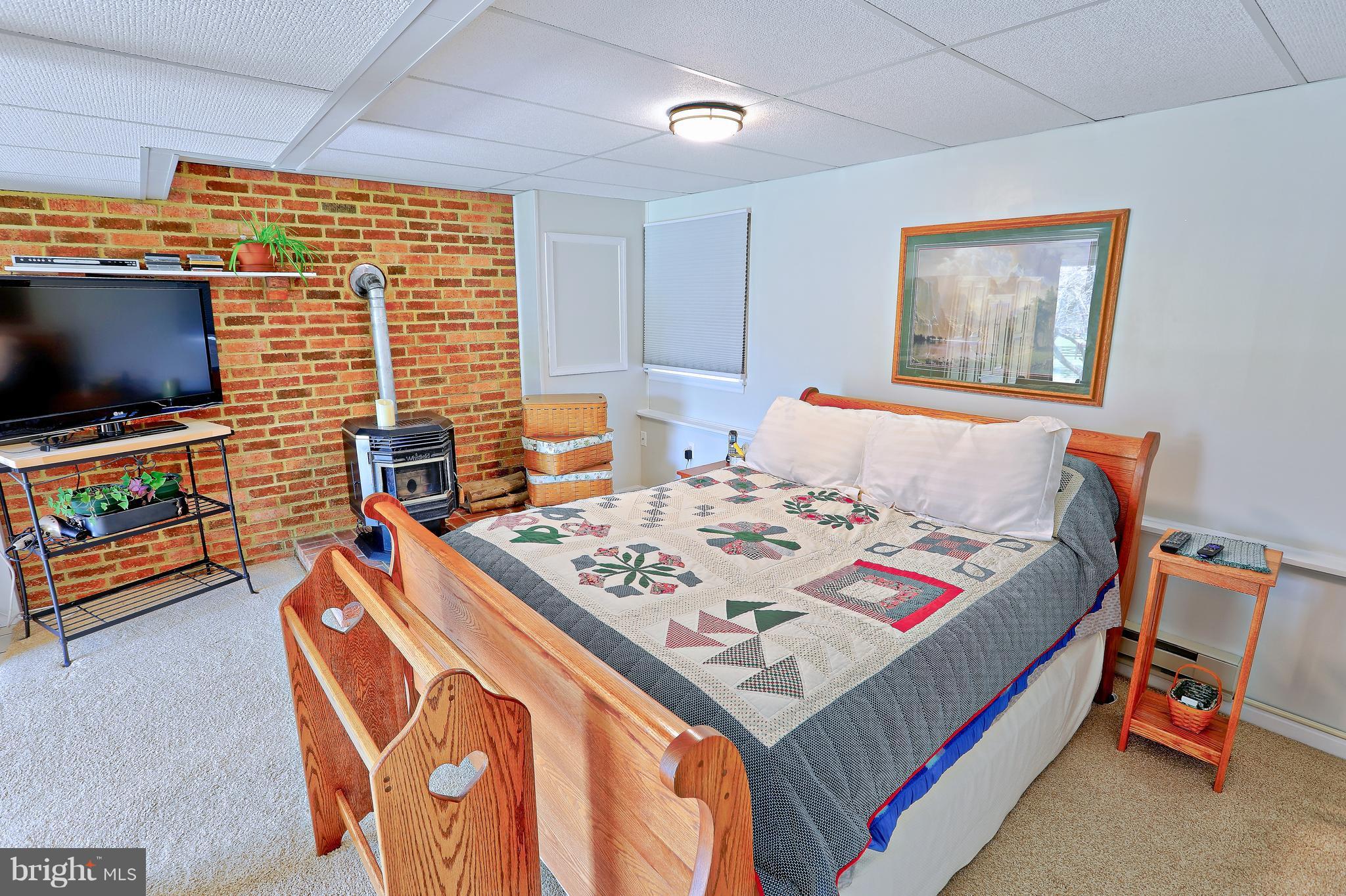 4111 London Bridge Road Finksburg, MD 21048 - Photo 13 of 30 Family Room