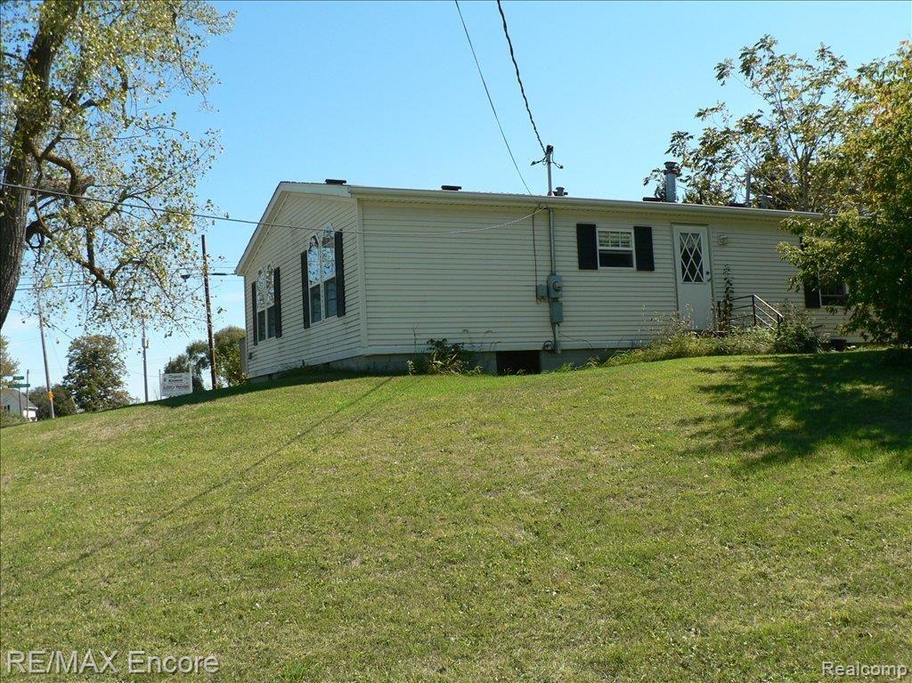 9397 Lake Pleasant Road Clifford, MI 48727 - Photo 3 of 12 Rear of Home