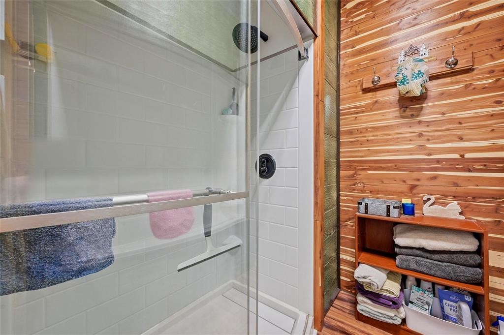1464 Keyes Road Sherman, TX 75092 - Photo 25 of 29 a bathroom with a shower and a sink