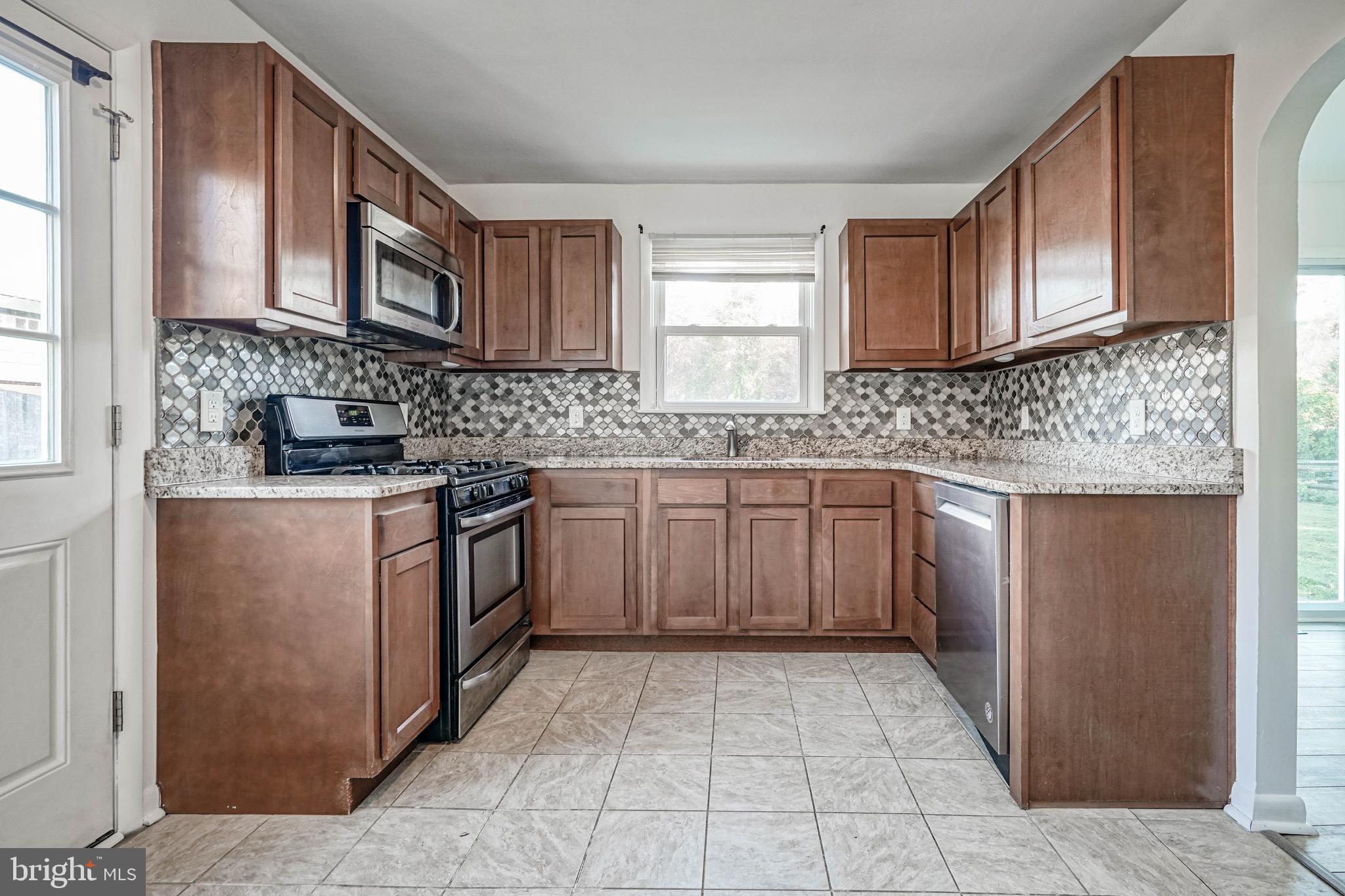 746 Raritan Avenue Atco, NJ 08004 - Photo 14 of 38 Gallery Image 14