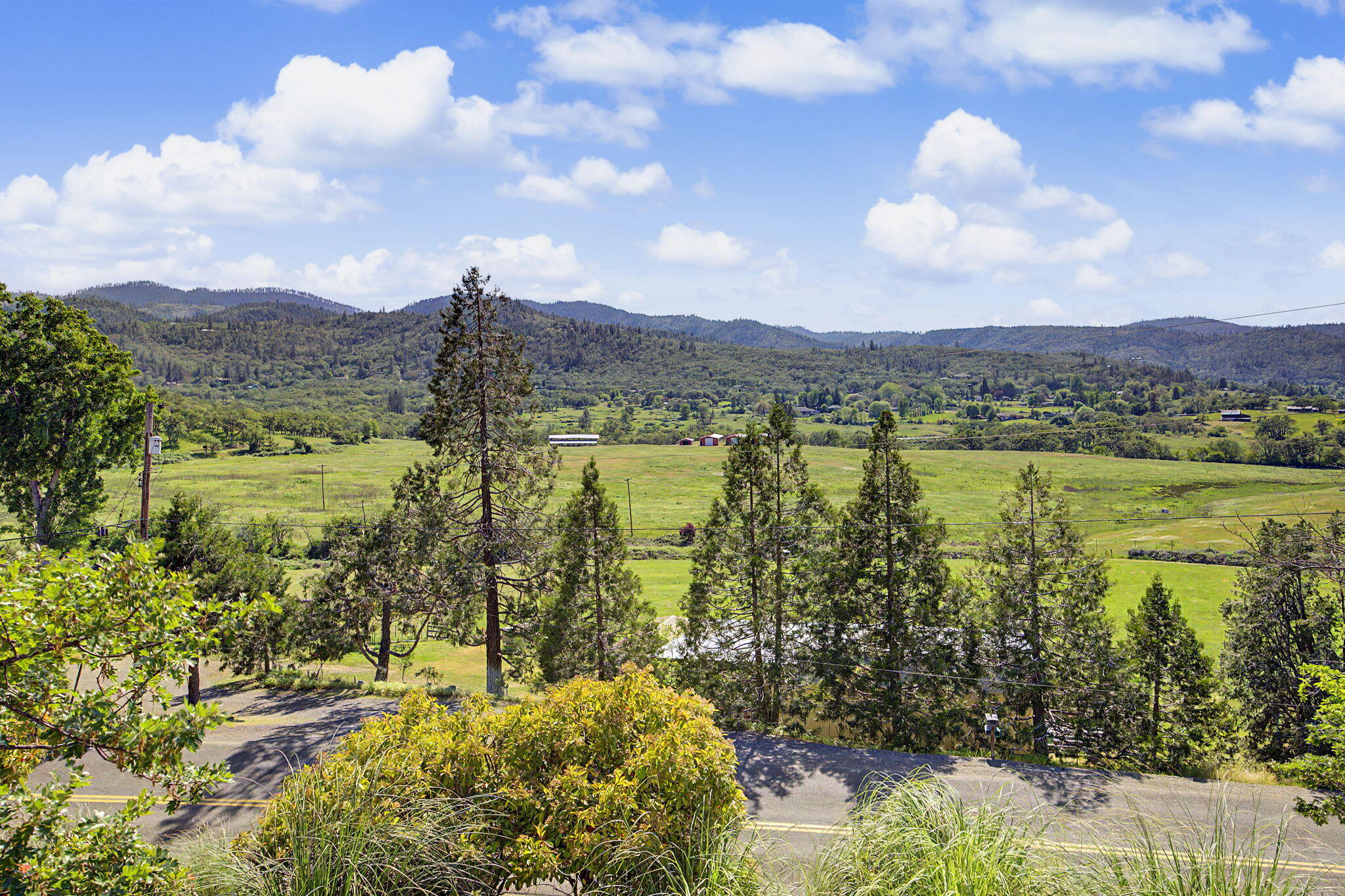 5366 Pioneer Road Medford, OR 97501 - Photo 27 of 36 View from the apartment