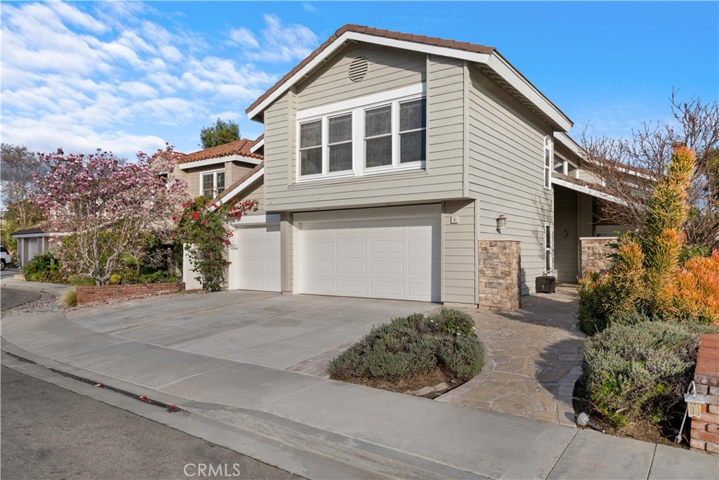 6 Ribera Irvine, CA 92620 - Photo 2 of 56 Gallery Image 2
