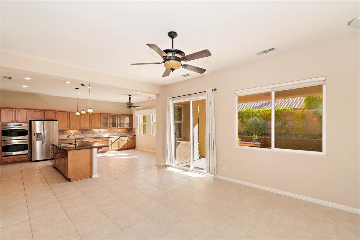 80215 Queensboro Drive Indio, CA 92201 - Photo 11 of 43 11