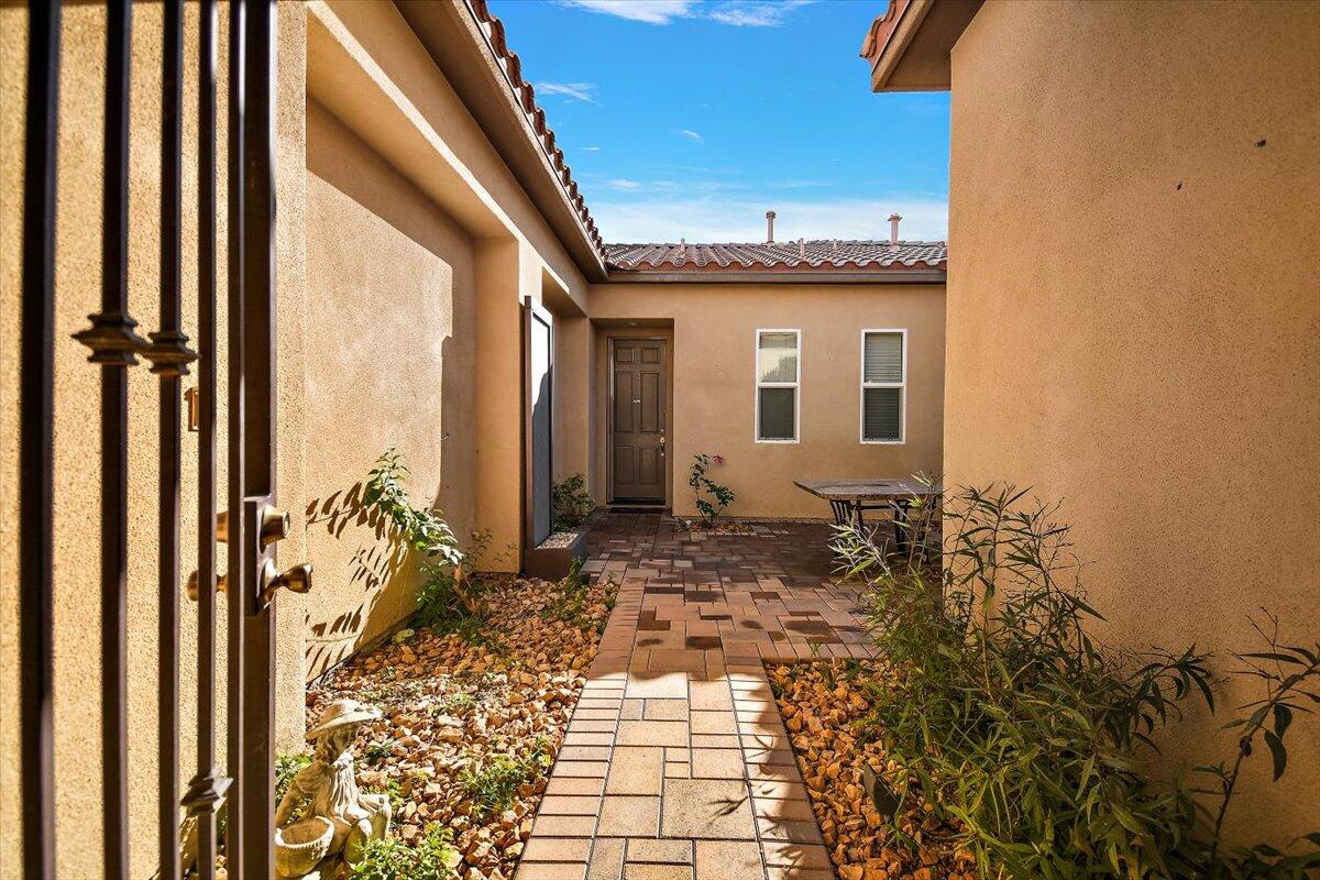 80215 Queensboro Drive Indio, CA 92201 - Photo 5 of 43 5