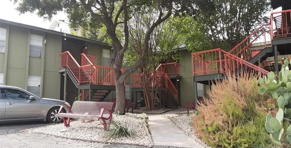 $1,100 | 808 Winflo Drive, Unit 105, Austin, TX 78703