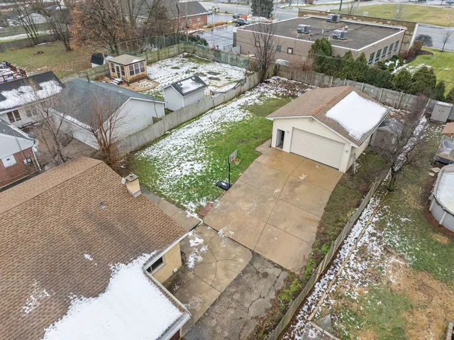 $300,000 | 1N742 Forest Avenue, Glendale Heights, IL 60139