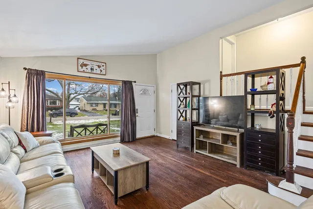 $300,000 | 1N742 Forest Avenue, Glendale Heights, IL 60139