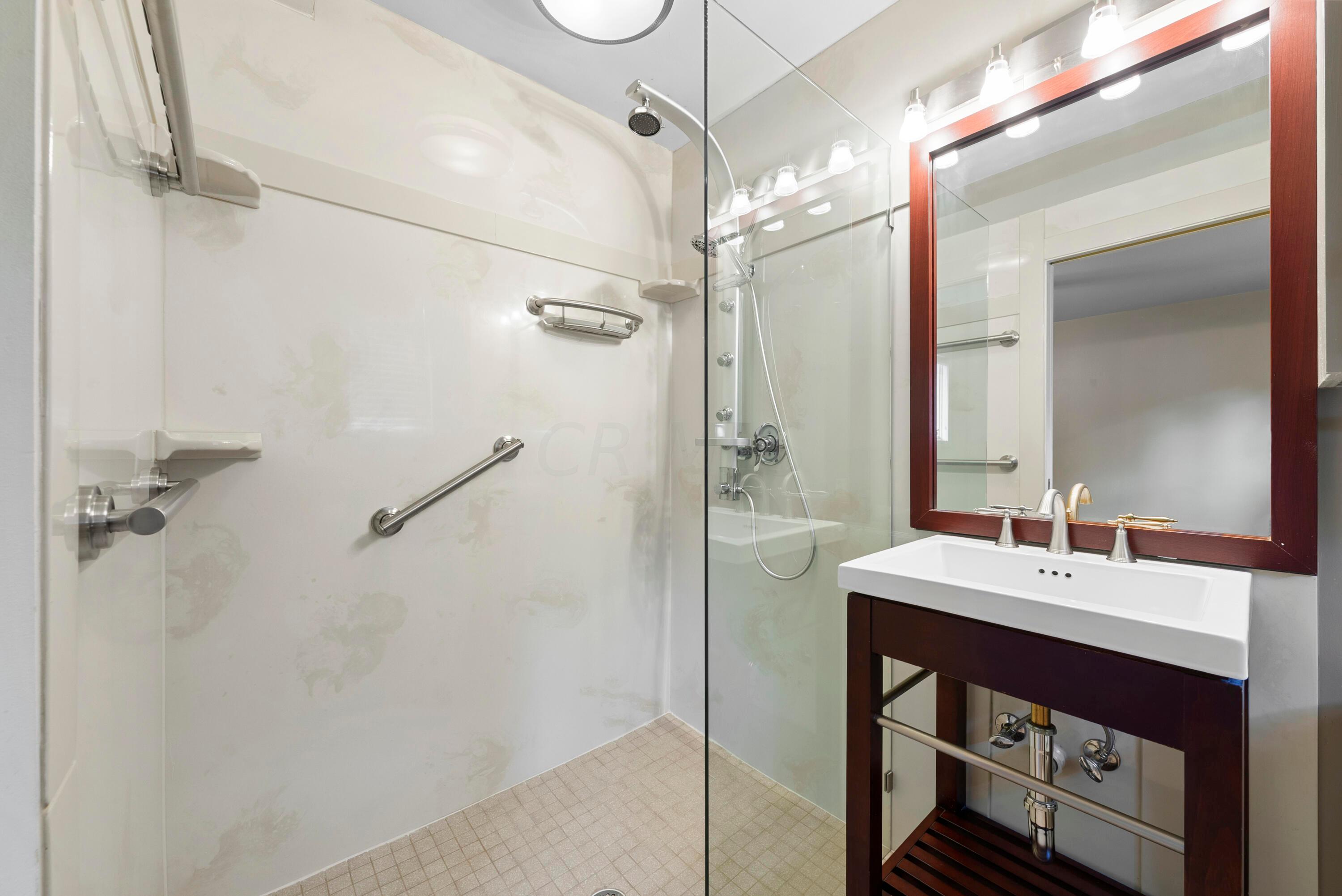 2718 Mt Holyoke Road Columbus, OH 43221 - Photo 27 of 57 Primary suite bathroom