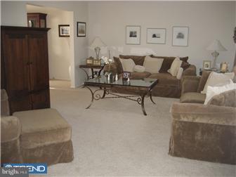 151 Coopers Kill Road Delran, NJ 08075 - Photo 3 of 12 Living Room
