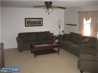 151 Coopers Kill Road Delran, NJ 08075 - Photo 4 of 12 Family Room