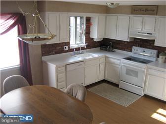151 Coopers Kill Road Delran, NJ 08075 - Photo 5 of 12 Kitchen