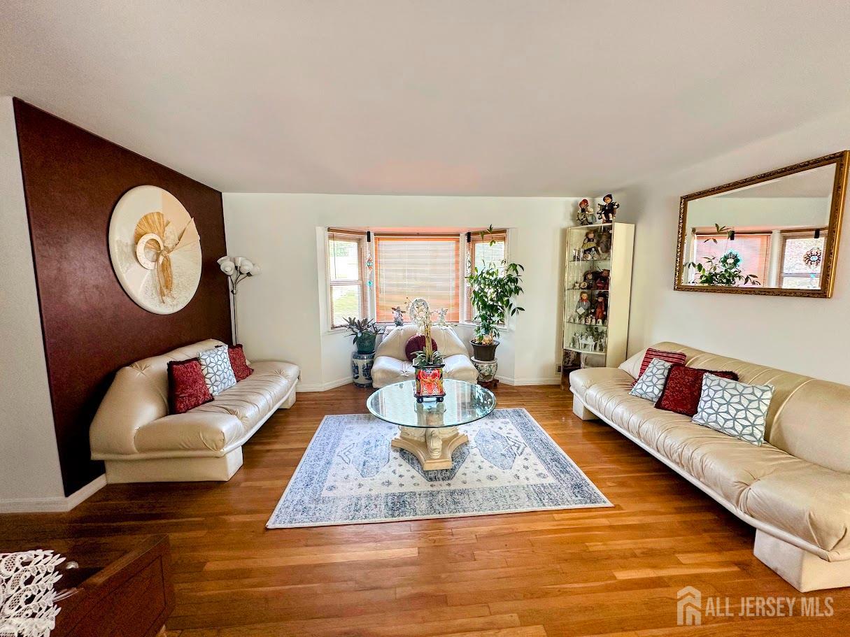 273 Old Post Road Edison, NJ 08817 - Photo 4 of 15