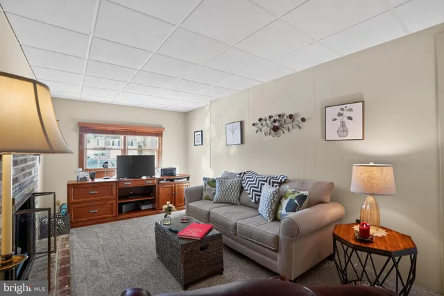 $500,000 | 305 North Lake Drive, Downingtown, PA 19335