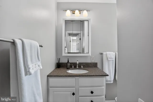 $500,000 | 305 North Lake Drive, Downingtown, PA 19335