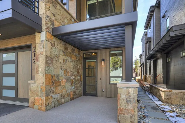 a view of an entryway of house