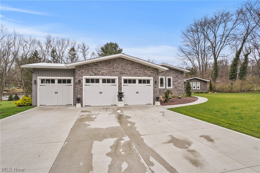 3976 Shaw Road Akron, OH 44333 - Photo 33 of 33 3 c garage