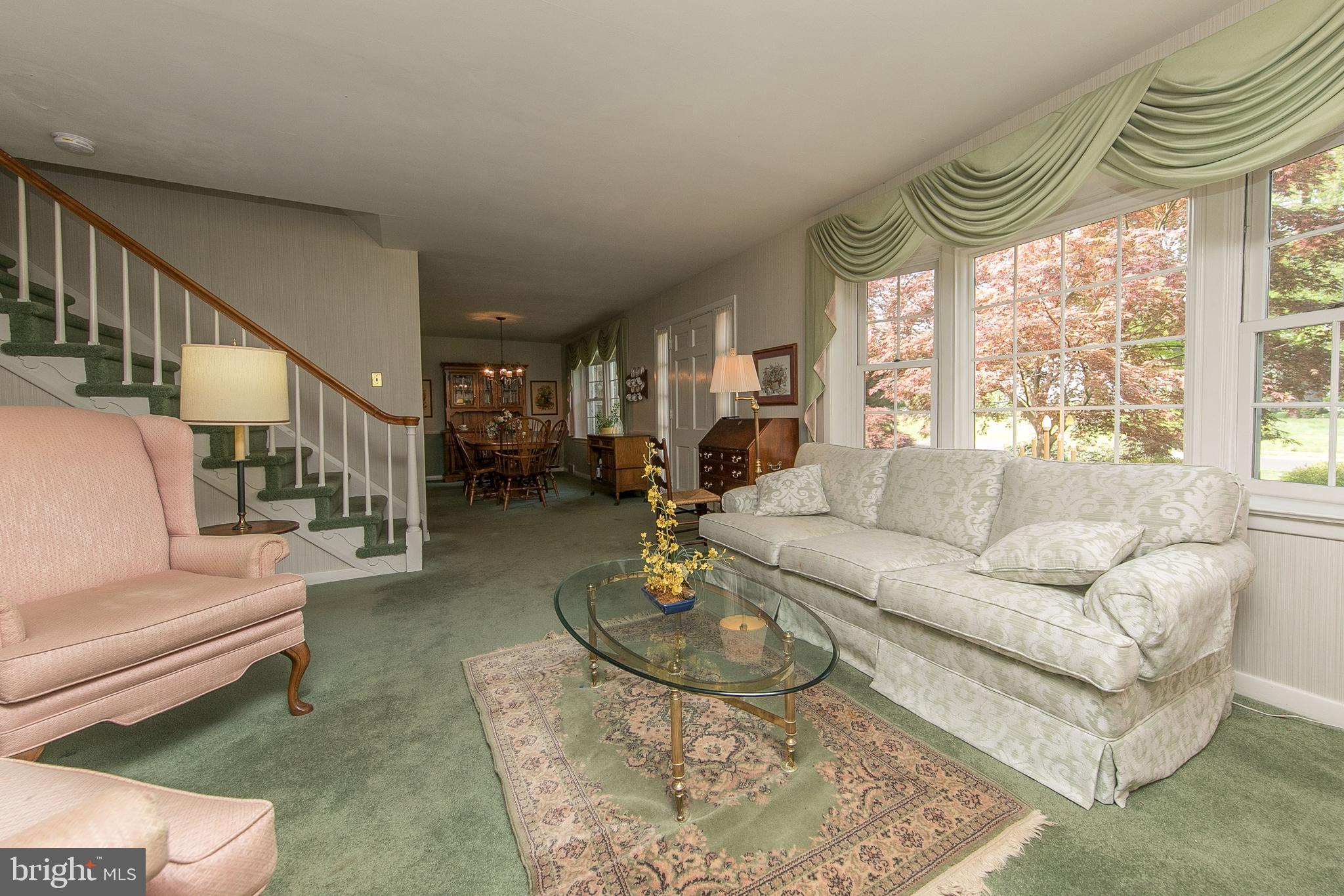 1090 Kipling Road Jenkintown, PA 19046 - Photo 3 of 28 Living Room