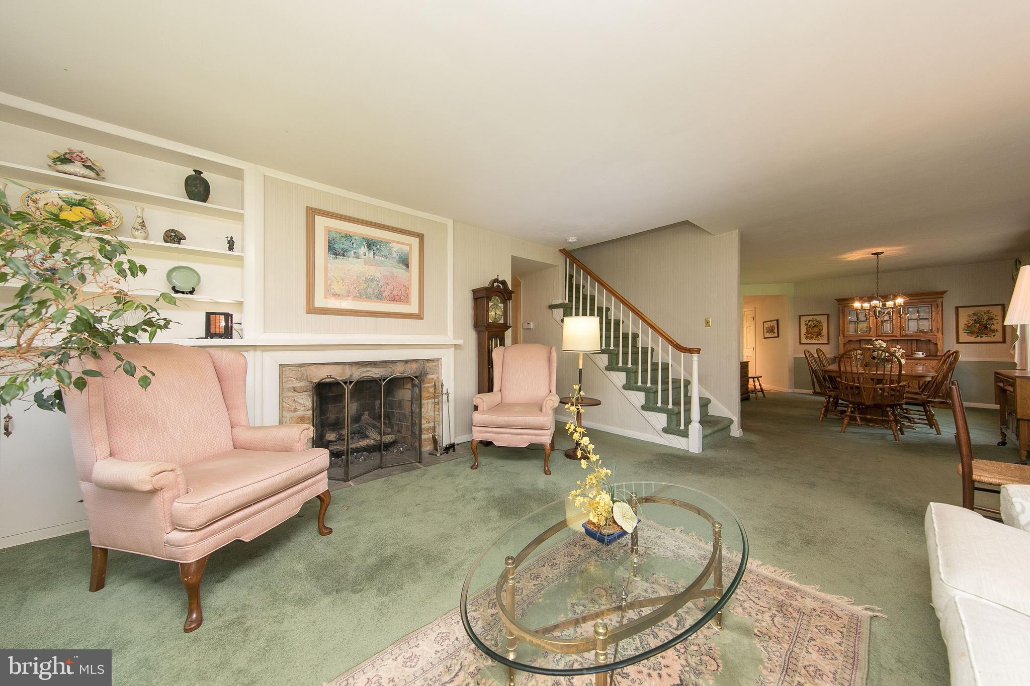 1090 Kipling Road Jenkintown, PA 19046 - Photo 5 of 28 Living Room