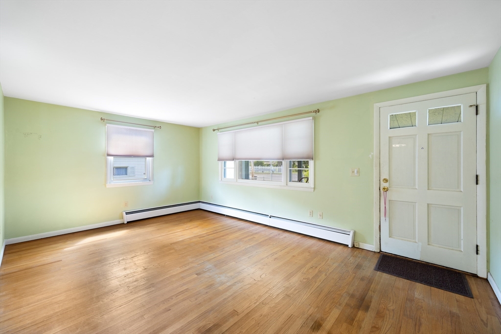 522 Prospect Street Chicopee, MA 01020 - Photo 13 of 24