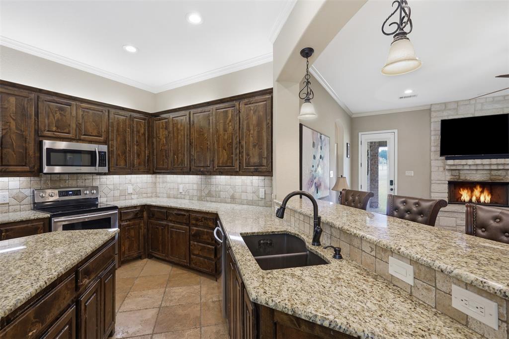 3216 Knob Road Springtown, TX 76082 - Photo 12 of 40